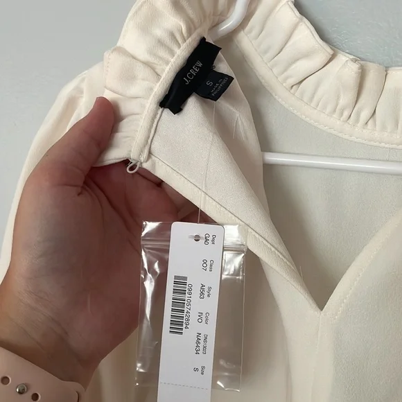 Ivory J. Crew Mockneck Crepe Blouse - Picture 3 of 3